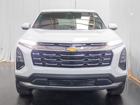 New 2027 Chevrolet Equinox LT w/ Convenience Package II AWD/4WD image 2