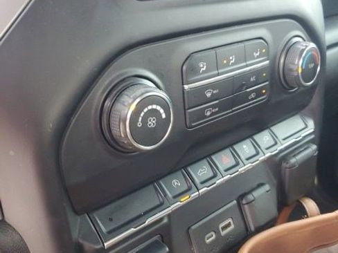 Used 2021 Chevrolet Silverado 1500 Custom image 11