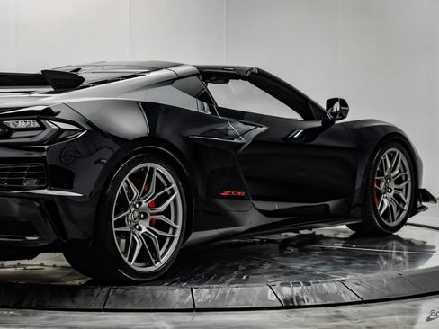 Used 2024 Chevrolet Corvette Z06 w/ Stealth Interior Trim Package RWD image 26