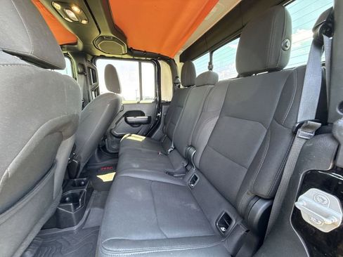 Used 2020 Jeep Gladiator Sport w/ Quick Order Package 24S AWD/4WD image 19