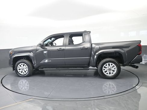 Used 2024 Toyota Tacoma SR5 RWD image 3