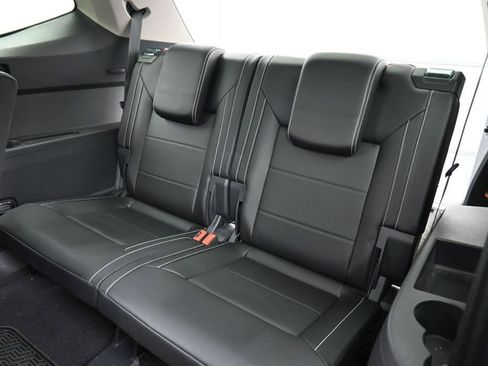 Used 2021 Volkswagen Atlas SE w/ Towing Package FWD image 16