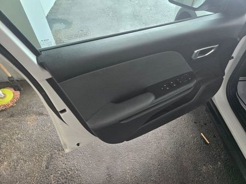 Used 2025 Kia K4 FWD image 21