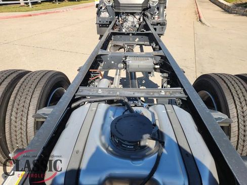 New 2024 Chevrolet Low Cab Forward RWD image 33