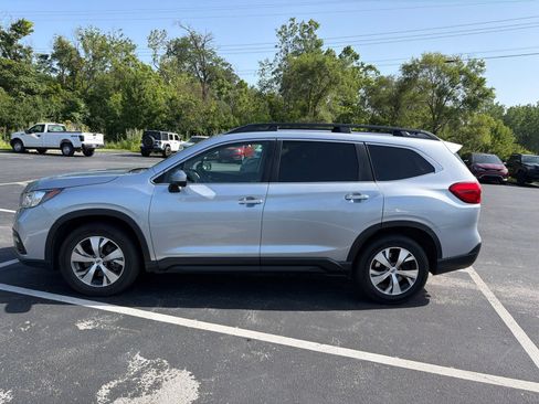 Used 2019 Subaru Ascent Premium AWD/4WD image 2