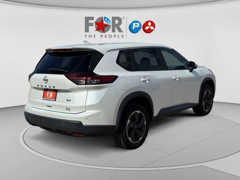 Used 2024 Nissan Rogue SV FWD image 5