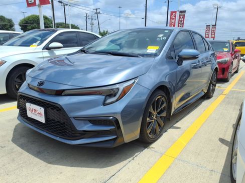 Used 2024 Toyota Corolla SE FWD image 1