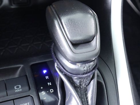 Used 2021 Toyota RAV4 XLE w/ XLE Grade Weather Package AWD/4WD image 23