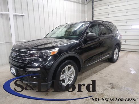 Certified 2023 Ford Explorer XLT w/ Equipment Group 202A image 1