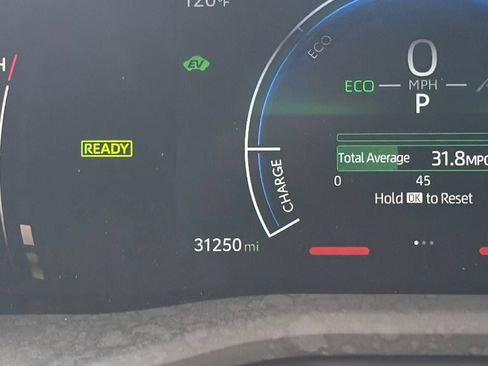 Used 2025 Toyota Camry SE FWD image 10