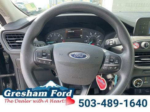Used 2022 Ford Escape S image 18