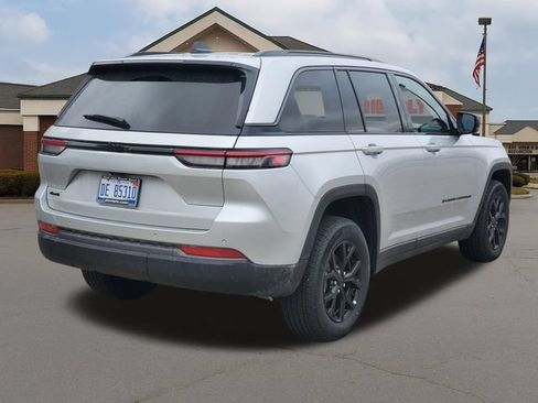 New 2026 Jeep Grand Cherokee Altitude AWD/4WD image 3