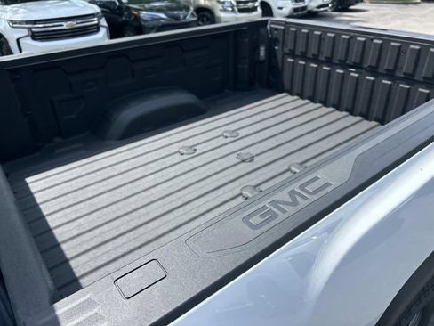 Used 2025 GMC Sierra 2500 Denali w/ Technology Package AWD/4WD image 14