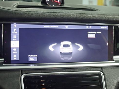 Used 2020 Porsche Panamera image 21