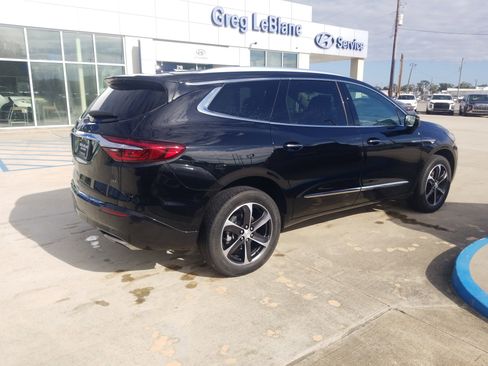 Used 2021 Buick Enclave Essence w/ Sport Touring Edition image 7