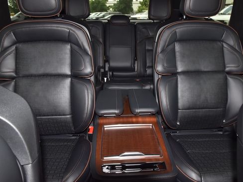 New 2026 Lincoln Navigator L Black Label AWD/4WD image 21
