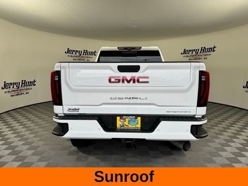 Used 2025 GMC Sierra 2500 Denali w/ Technology Package image 8