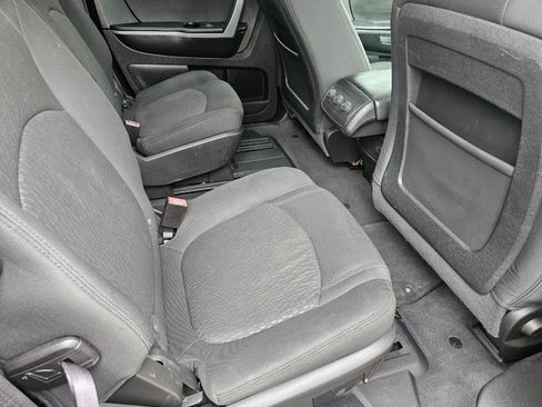 Used 2012 GMC Acadia SLE image 19