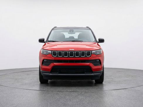 Used 2025 Jeep Compass Limited image 2