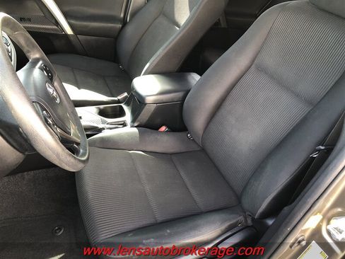 Used 2014 Toyota RAV4 LE FWD image 12