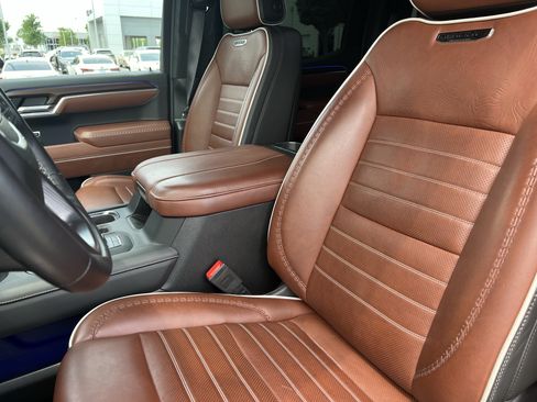 Used 2025 GMC Sierra 1500 Denali Ultimate AWD/4WD image 16