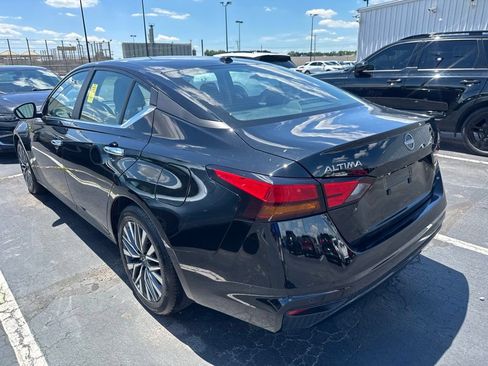 Used 2025 Nissan Altima 2.5 SV FWD image 4