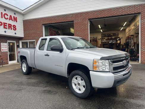 Used 2012 Chevrolet Silverado 1500 W/T AWD/4WD image 2