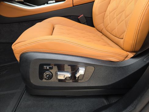New 2026 BMW X5 xDrive40i w/ Executive Package AWD/4WD image 17