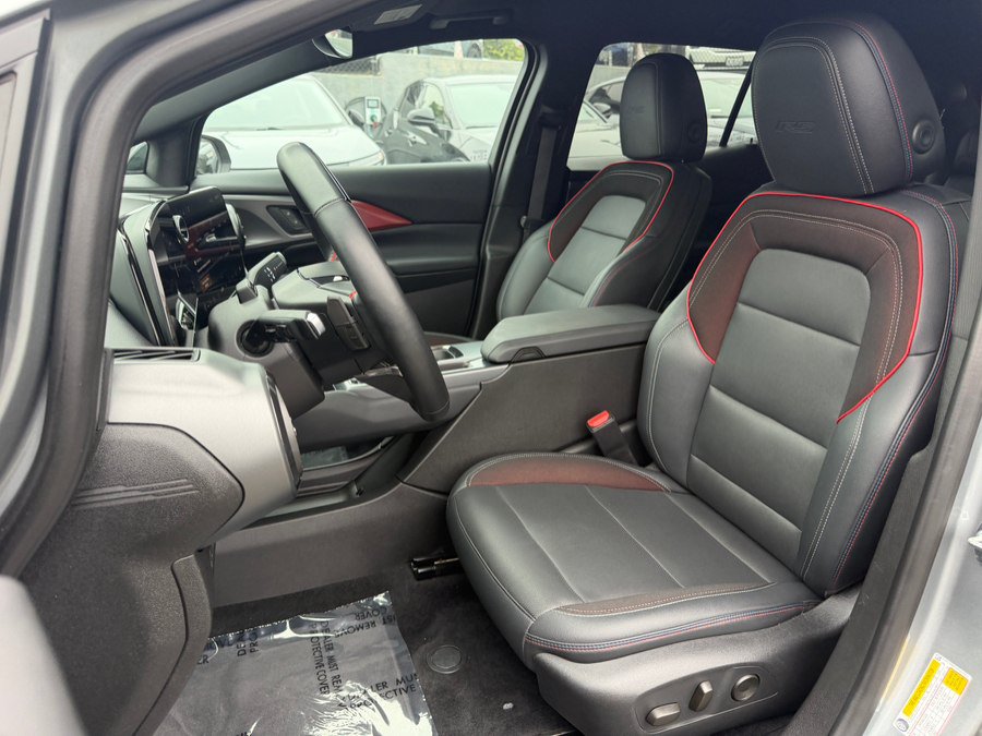 Used 2024 Chevrolet Equinox EV RS FWD image 18