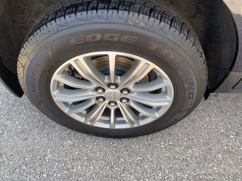 Used 2019 Cadillac XT5 Luxury image 31