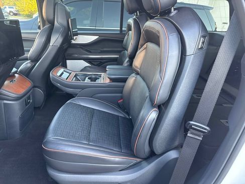 Used 2025 Lincoln Navigator Black Label AWD/4WD image 12
