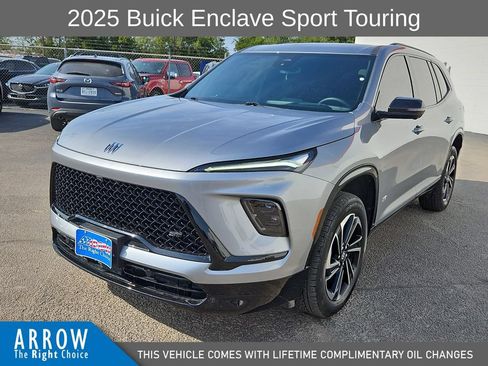 Used 2025 Buick Enclave Sport Touring w/ Power Package FWD image 4