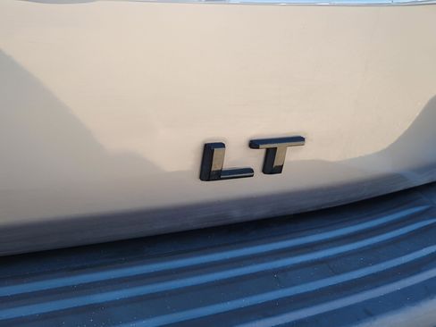 Used 2021 Chevrolet Tahoe LT image 33