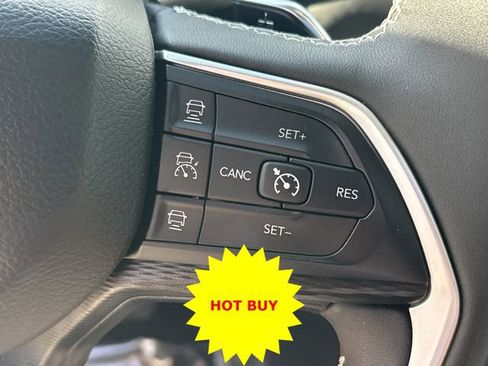 Used 2024 Jeep Grand Cherokee L Altitude AWD/4WD image 26