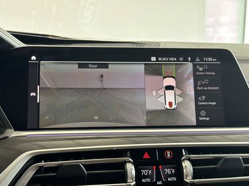 Used 2022 BMW X7 M50i AWD/4WD image 17