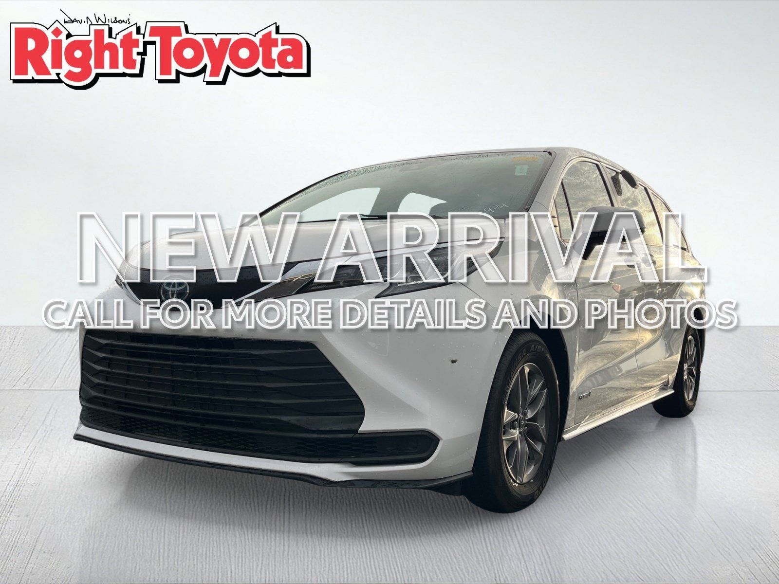 Used 2021 Toyota Sienna LE FWD image 1