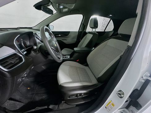 Used 2022 Chevrolet Equinox LS w/ LS Convenience Package image 13