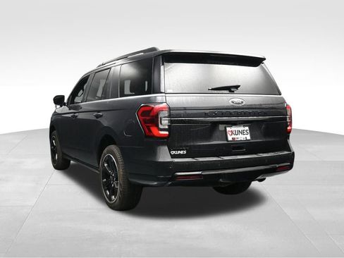 Used 2023 Ford Expedition Limited image 11