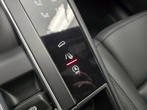 New 2026 Porsche Macan image 47