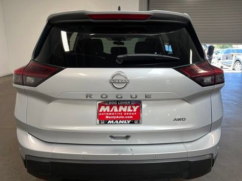 Used 2024 Nissan Rogue S AWD/4WD image 4