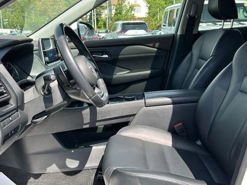 Certified 2023 Nissan Rogue SV w/ SV Premium B Package AWD/4WD image 10