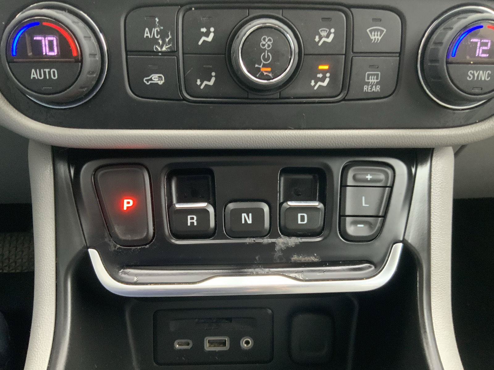 Used 2018 GMC Terrain SLT w/ Preferred Package FWD image 40