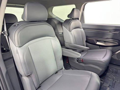 Used 2025 Kia EV9 Light Long Range image 37