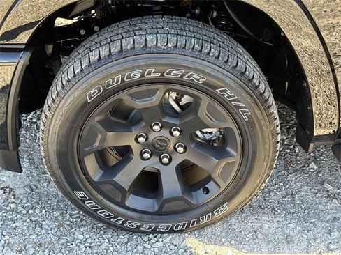 New 2026 RAM 1500 4x4 Crew Cab image 11
