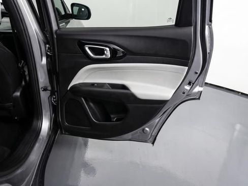 Used 2024 Jeep Compass Limited AWD/4WD image 18