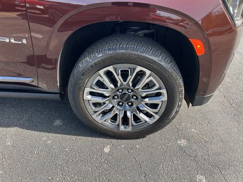 Used 2023 GMC Yukon Denali Ultimate image 11