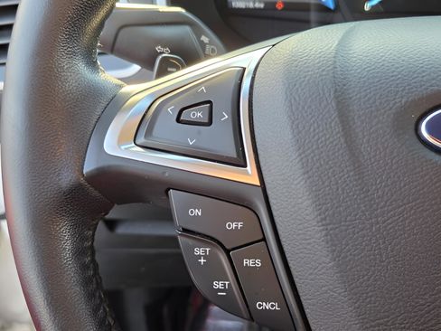 Used 2017 Ford Edge SEL w/ Equipment Group 201A FWD image 24