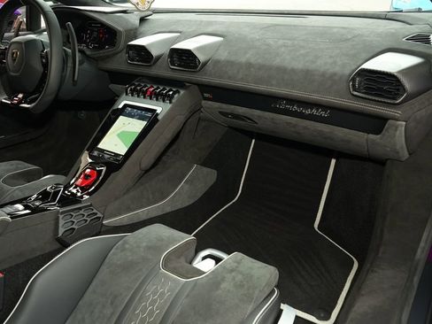 Used 2024 Lamborghini Huracan Sterrato image 15