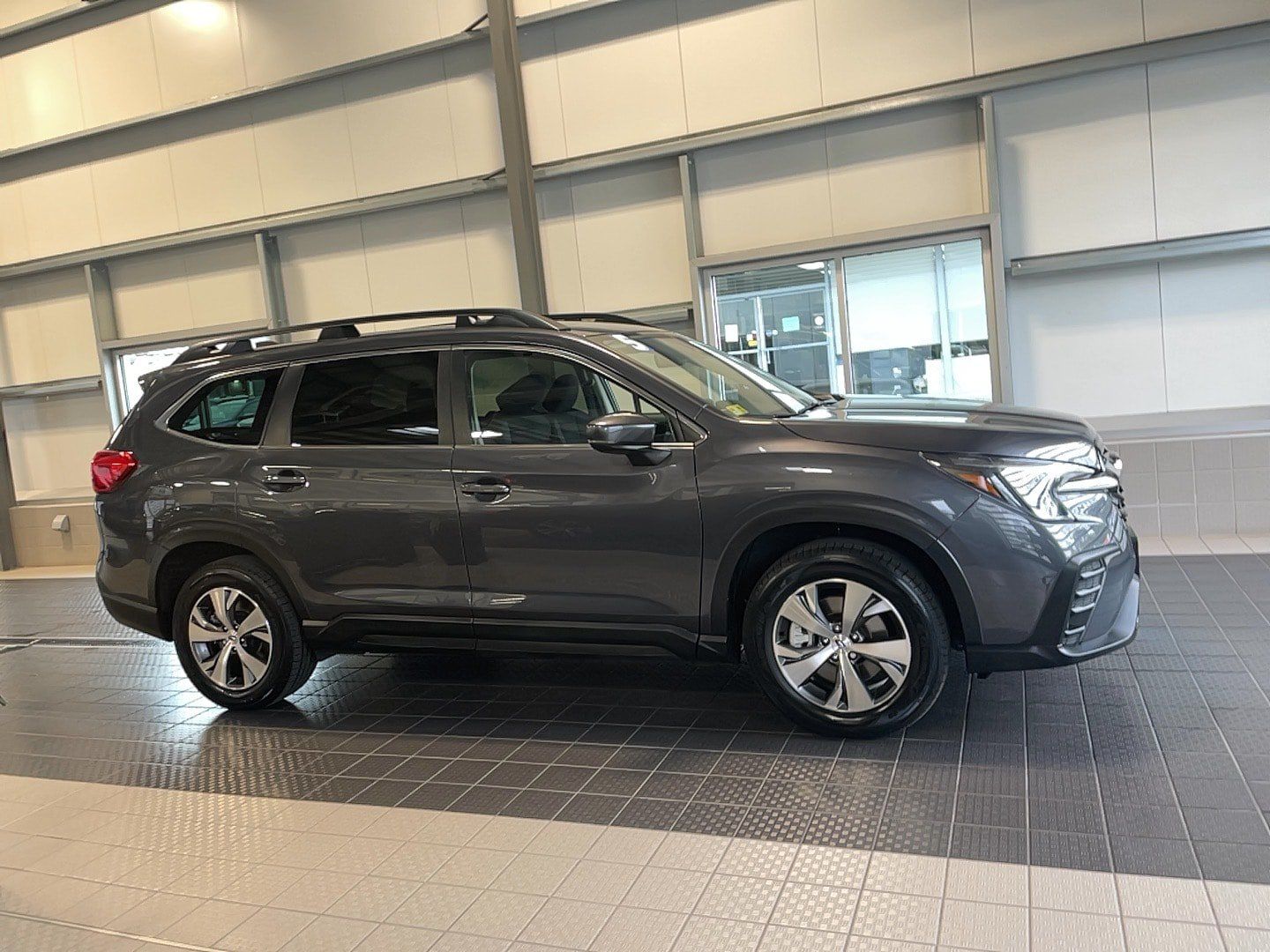 Used 2025 Subaru Ascent Premium AWD/4WD image 4