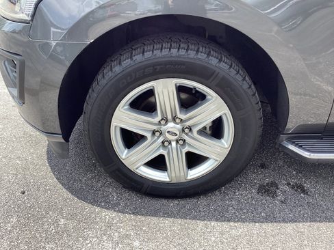 Used 2020 Ford Expedition XLT w/ Equipment Group 202A AWD/4WD image 9
